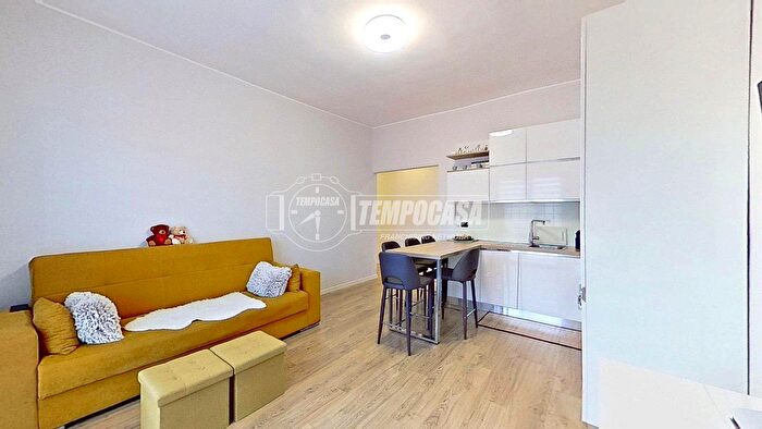 Appartamento trilocale in vendita in Via Nazario Sauro, Brugherio