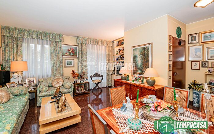 Appartamento trilocale in vendita in Via dei Mille a, Vimodrone