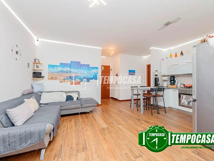 Appartamento trilocale in vendita in Via Zavanasco, Casarile