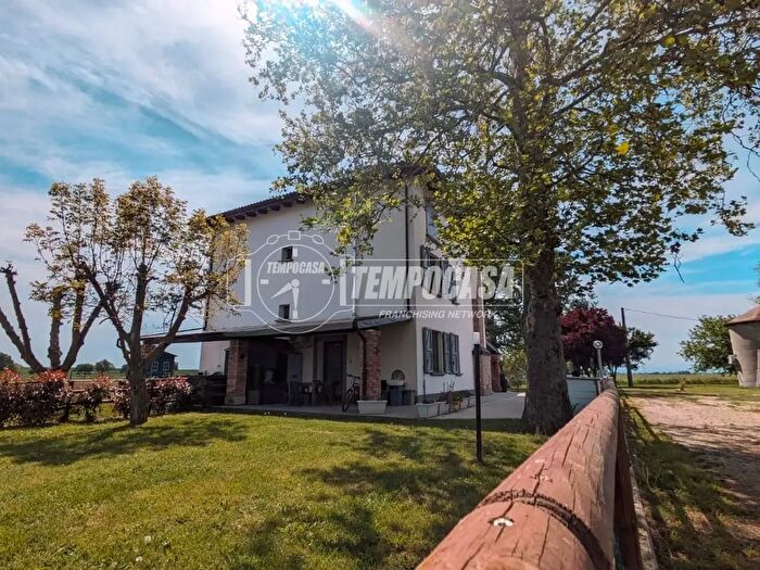 Appartamento con 5 locali in vendita in Via Biancolina Vecchia, San Giovanni In Persiceto