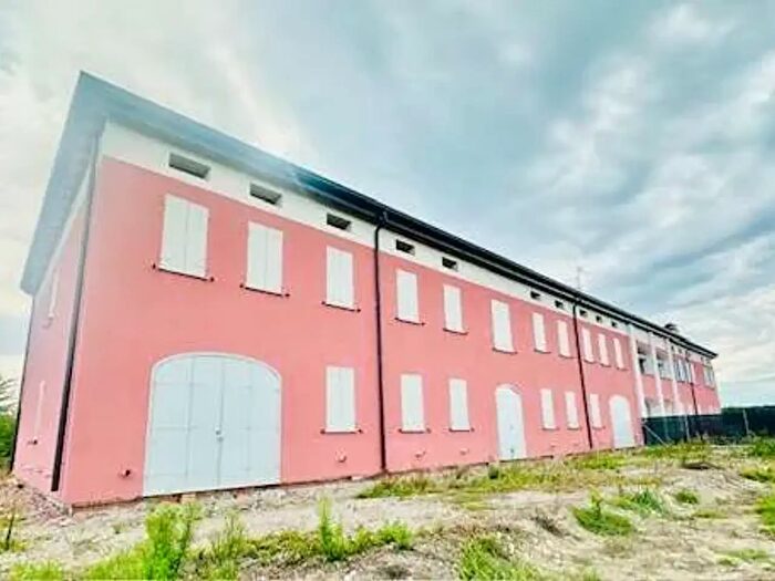 Appartamento con 5 locali in vendita in San Possidonio