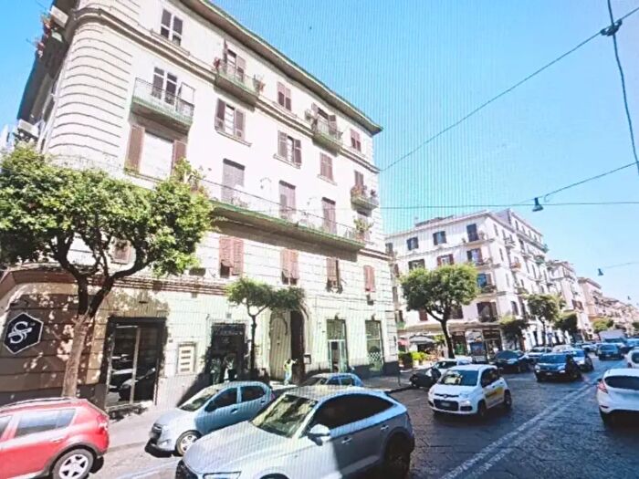 Appartamento trilocale in vendita in Napoli
