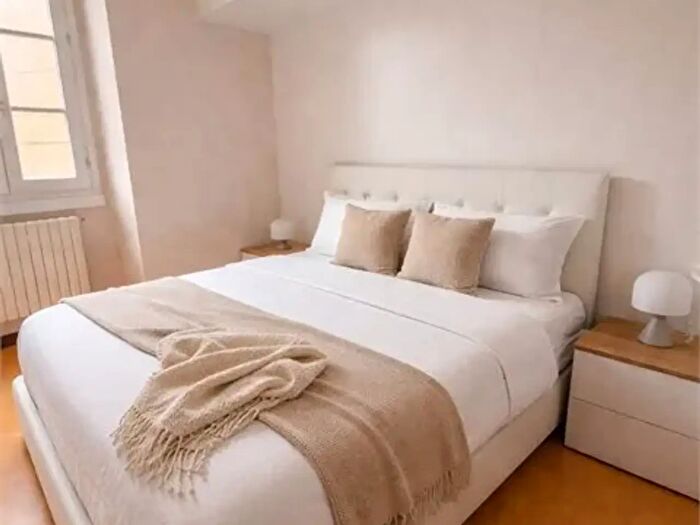 Appartamento trilocale in affitto in Via San Calimero, Milano