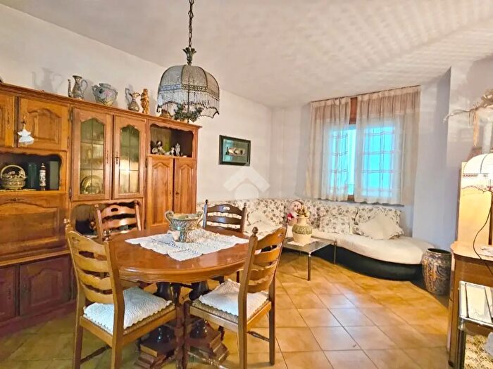 Appartamento con 5 locali in vendita in Viale della Vittoria, Gabicce Mare