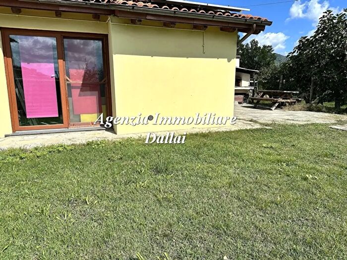 Casa con 5 locali in vendita in Via Roma, Scarperia e San Piero