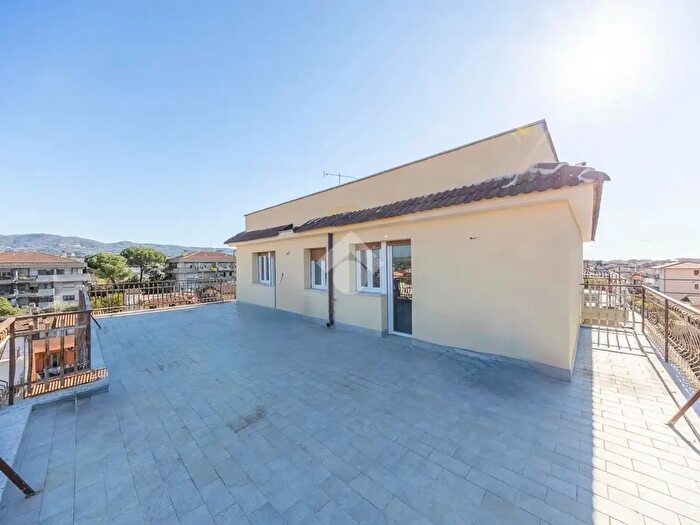 Appartamento trilocale in vendita in Via Casilina, Roma