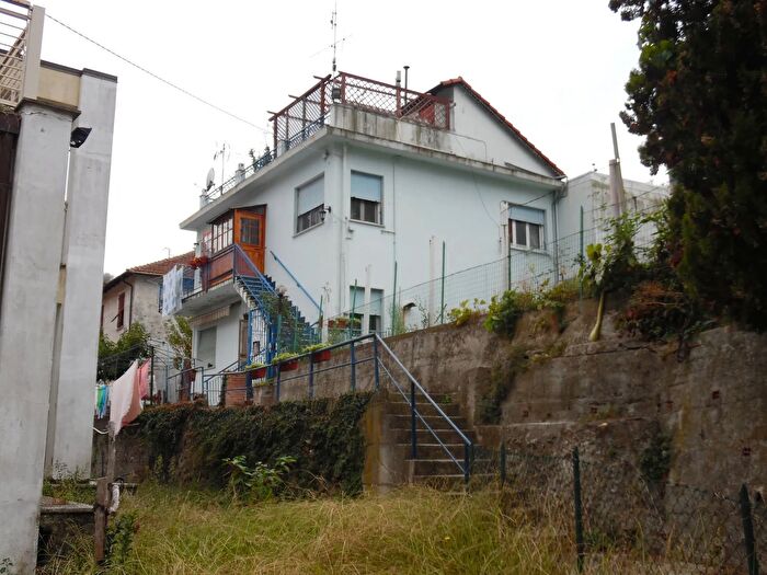 Appartamento con 6 locali in vendita in Strada Statale dei Giovi, Mignanego