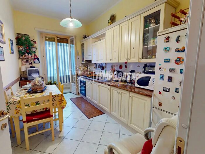 Appartamento trilocale in vendita in Via Domodossola, Torino