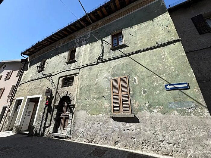 Appartamento con 5 locali in vendita in Via della Vittoria, Bormio