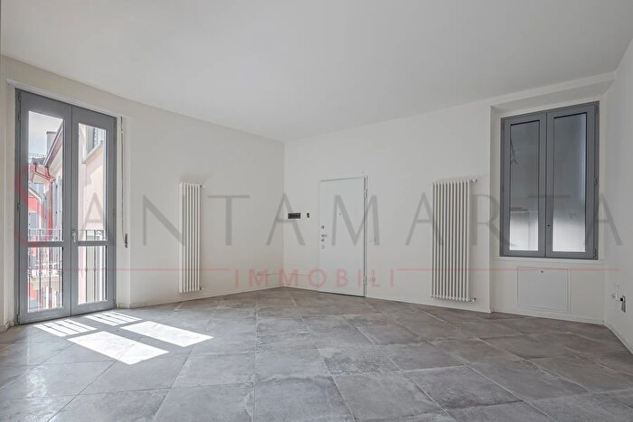 Appartamento trilocale in affitto in Via delle Forze Armate, Milano