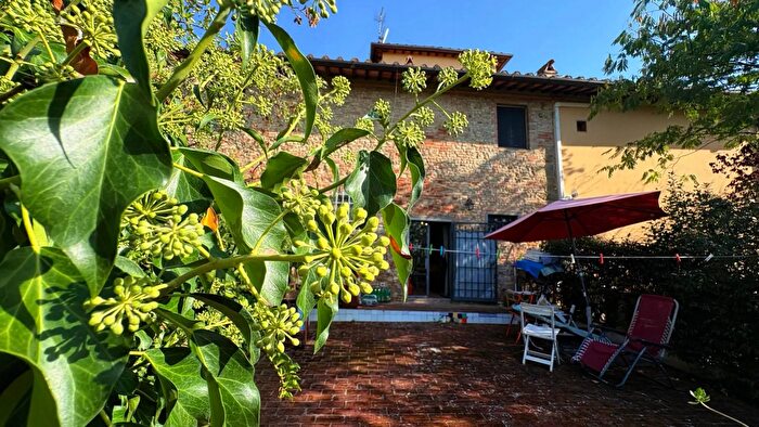 Casa con 7 locali in vendita in Via Colle Montalbino, Montespertoli