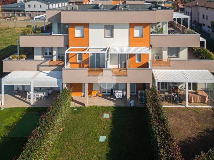 Appartamento quadrilocale in vendita in Via Risorgimento, Uboldo