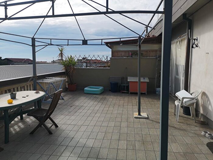 Appartamento trilocale in vendita in Ia Cairoli, Carrara