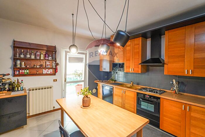 Appartamento trilocale in vendita in Via Canonici, Stezzano