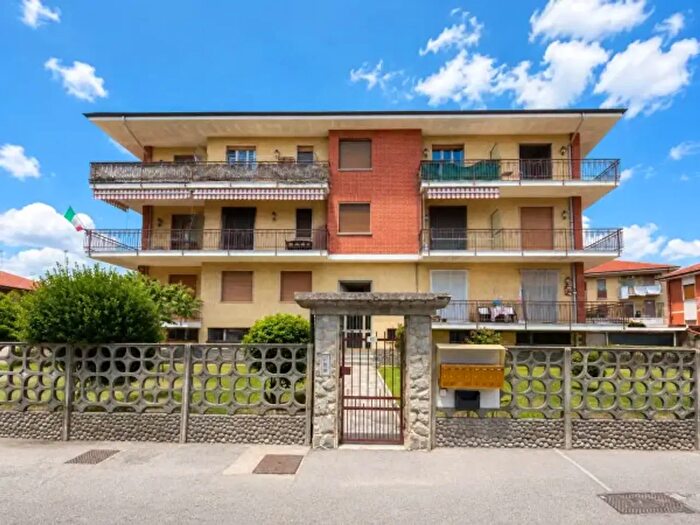 Appartamento trilocale in vendita in Via Cervere, Sommariva Del Bosco