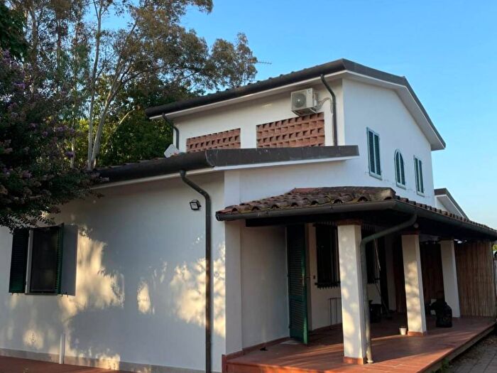 Casa quadrilocale in affitto in Via dei Lecci, Darsena Ex Campo di Aviazione, Viareggio