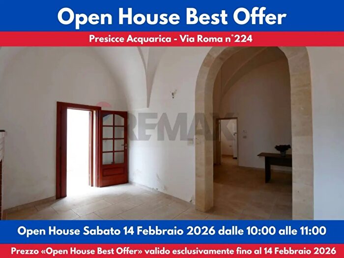 Casa con 7 locali in vendita in Via Roma, PresicceAcquarica