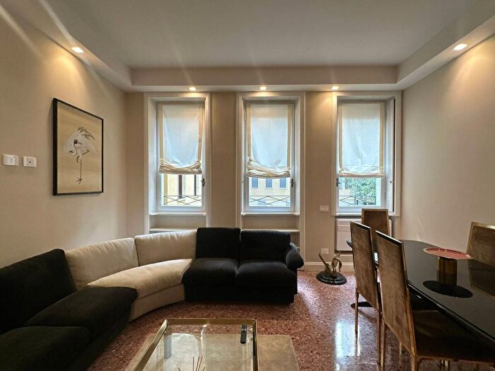 Appartamento bilocale in affitto in Via Cappuccio, SantAmbrogio, Milano