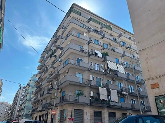 Appartamento trilocale in vendita in Via Renato Dario Lupo, Taranto