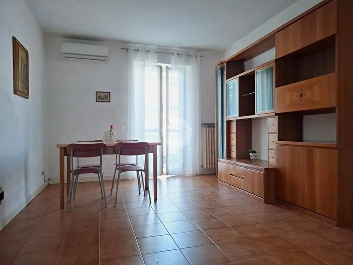 Appartamento bilocale in vendita in Via Garibaldi, Voghera