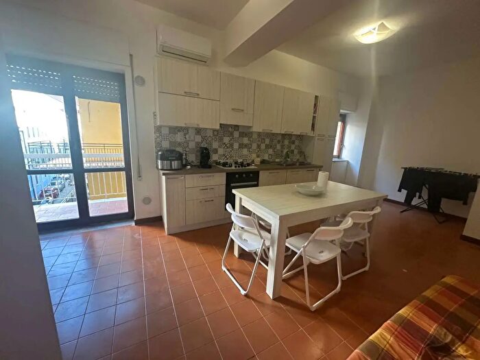 Appartamento trilocale in affitto in Via Sauro, Catanzaro