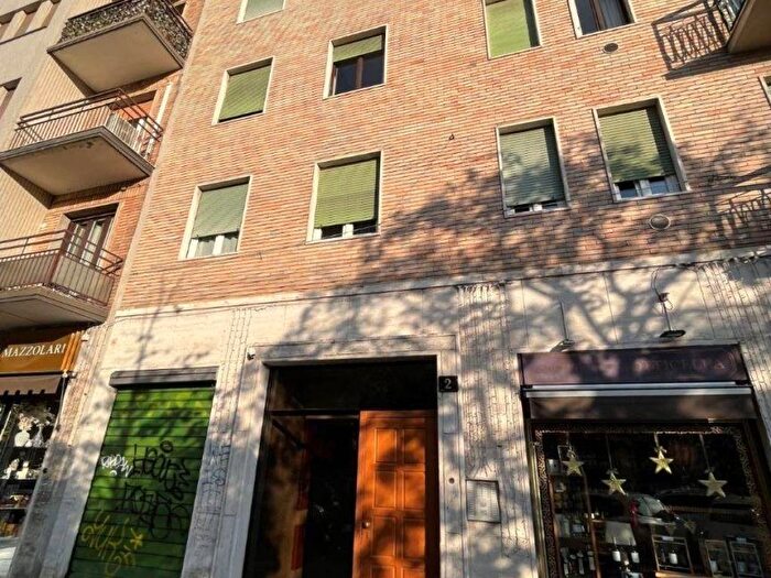 Appartamento trilocale in affitto in Via Luisa Battistotti Sassi, Argonne Corsica, Milano