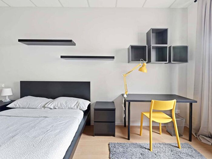Appartamento con 6 locali in affitto in Via Privata Deruta, Udine, Milano
