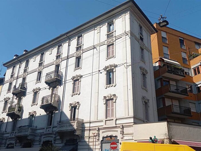 Appartamento bilocale in affitto in Morgagni, Milano