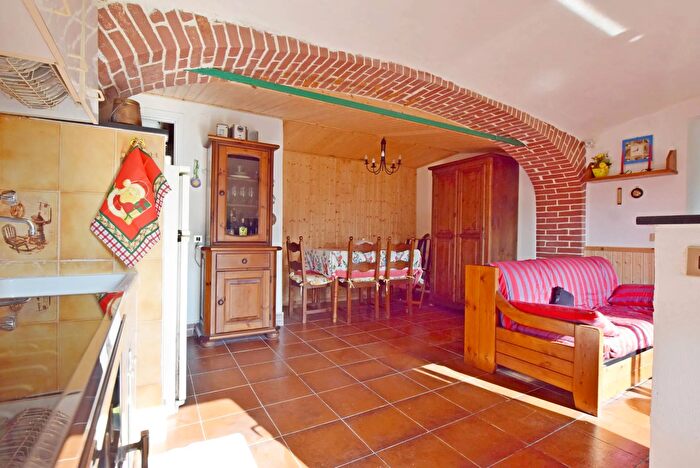 Casa trilocale in vendita in Via Malborgo, Monastero Di Vasco