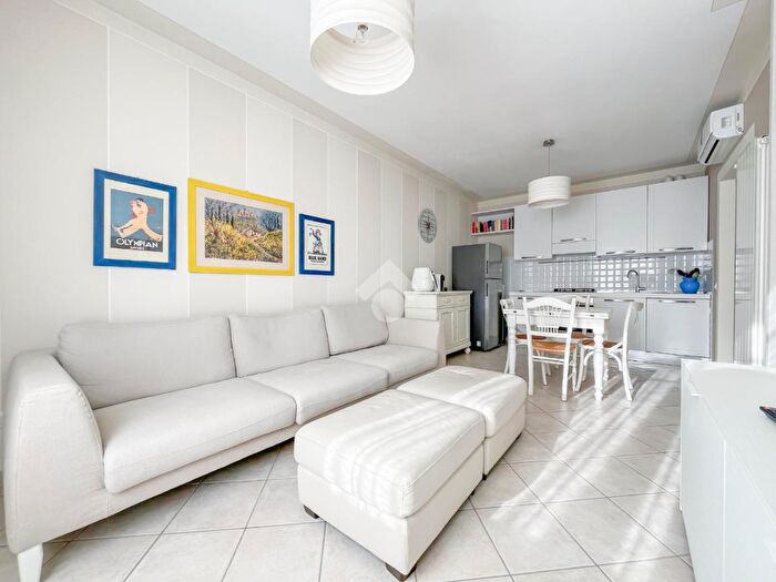 Appartamento quadrilocale in vendita in Via Magliano, Massa