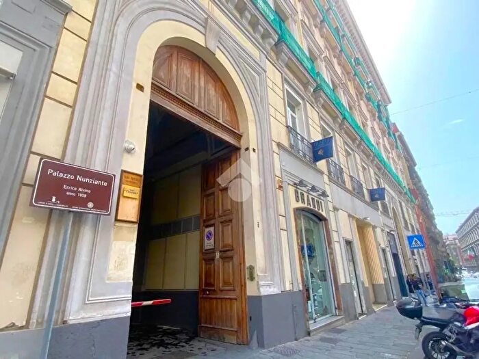Appartamento monolocale in affitto in Via Domenico Morelli, Napoli