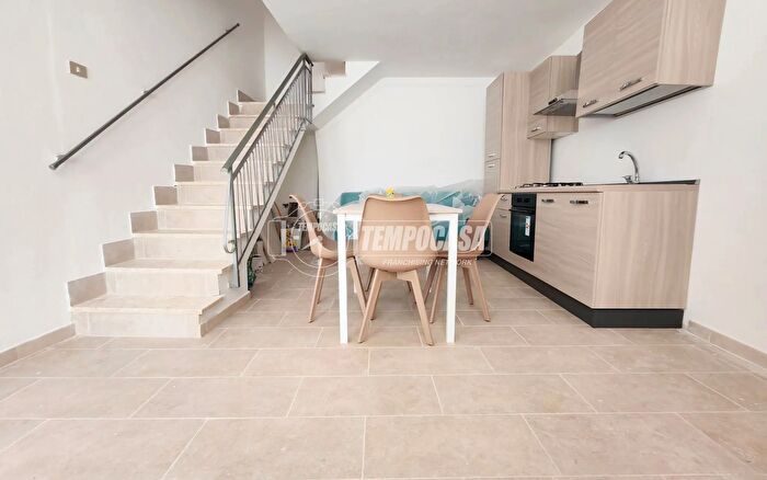 Casa bilocale in vendita in Piazza Livia, Gioia Del Colle