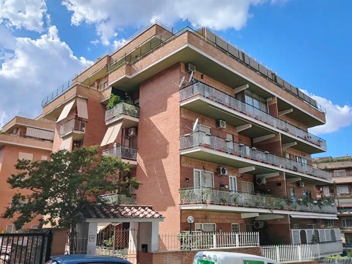 Appartamento bilocale in vendita in Via Vincenzo Tomassini, Roma