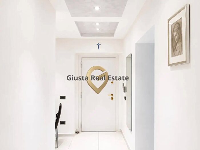 Appartamento trilocale in vendita in Via Lazio, Brindisi