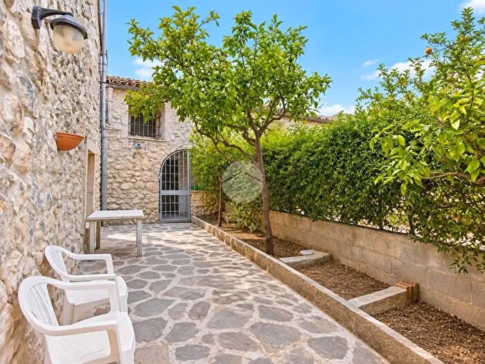 Casa con 7 locali in vendita in Via Sp, Monte Sant'Angelo