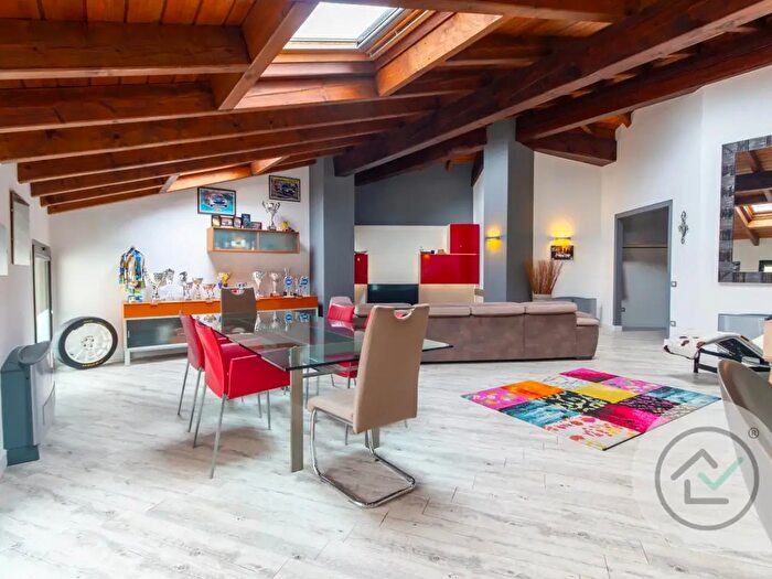 Casa quadrilocale in vendita in Via Dazio Vecchio, Varese