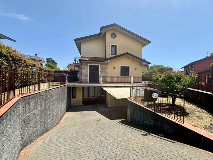 Casa con 5 locali in vendita in Trecastagni