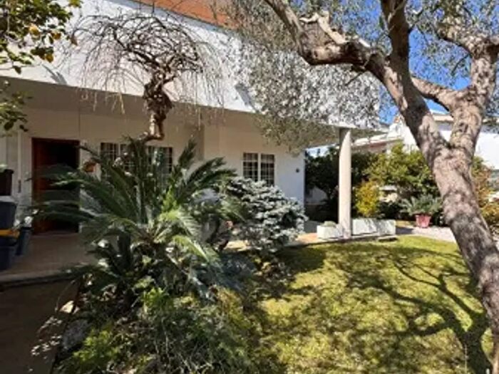 Casa con 5 locali in vendita in Viale di Valle Schioia, Anzio
