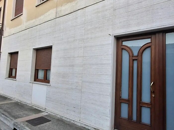 Appartamento con 7 locali in vendita in Via Vittorio Veneto, Bovolone