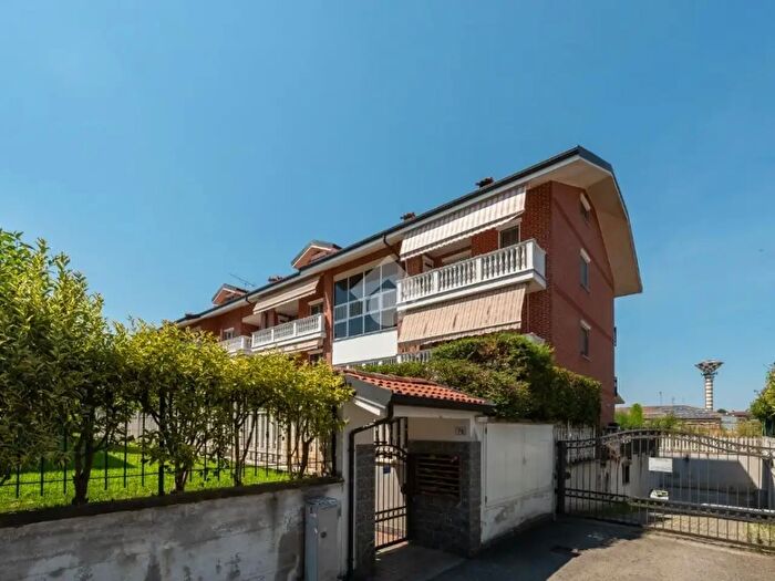 Appartamento con 6 locali in vendita in Via Marconi, Mappano