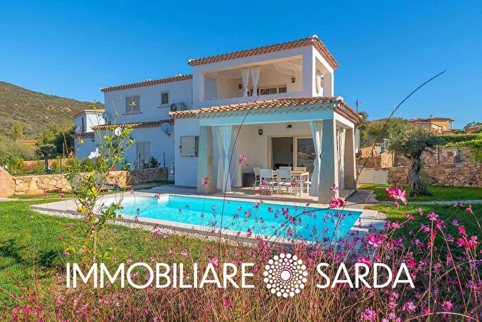 Casa con 5 locali in vendita in Via Tirso, Budoni