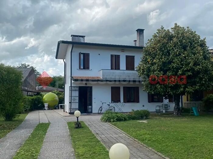 Casa con 5 locali in vendita in Via Ca Mignola Vecchia Snc, Badia Polesine