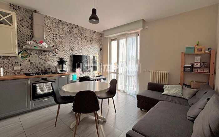 Appartamento trilocale in vendita in Via Raffaello Sanzio, Bollate