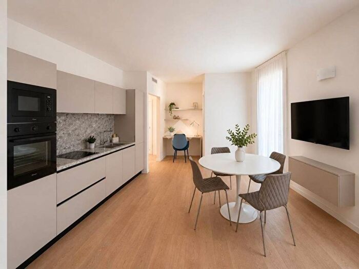 Appartamento trilocale in affitto in Corso Garibaldi, Moscova, Milano