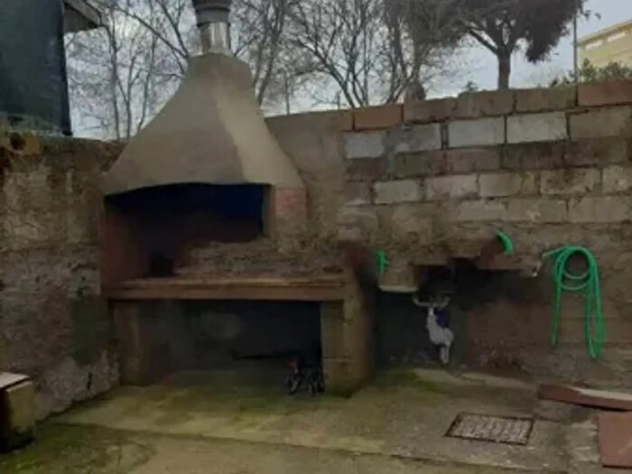 Casa con 6 locali in vendita in Via Baudioni, Laconi
