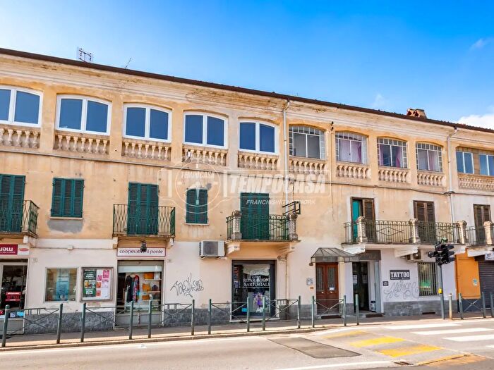 Appartamento con 6 locali in vendita in Via Pacchiotti, Giaveno