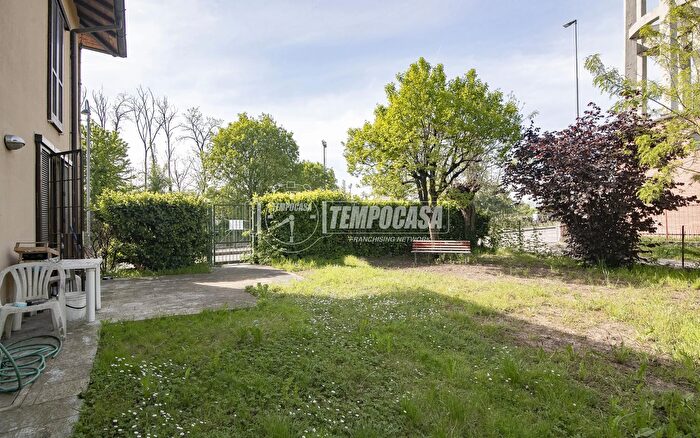 Casa con 5 locali in vendita in Via Alzaia Naviglio Martesana, Cassano DAdda