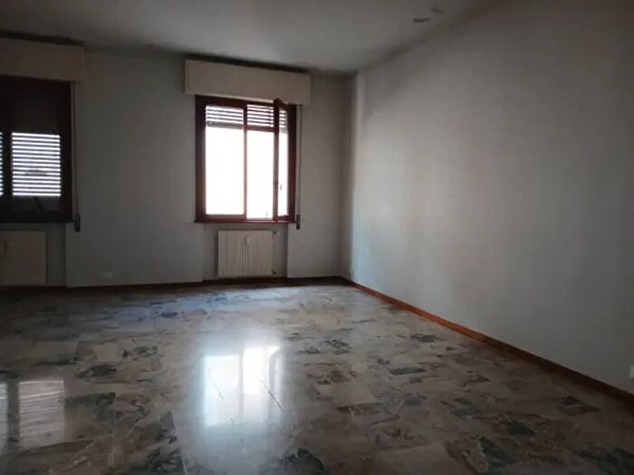 Appartamento con 5 locali in vendita in Via Borghetto, Piacenza