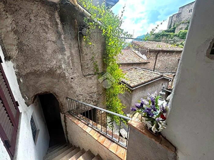 Appartamento con 5 locali in vendita in Vicolo della Montagna, Subiaco