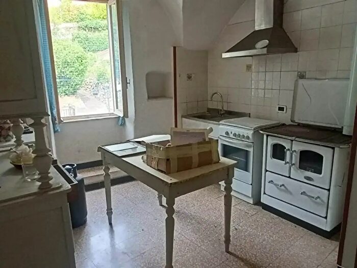 Appartamento bilocale in vendita in Via Santa Lucia, Rocchetta Nervina